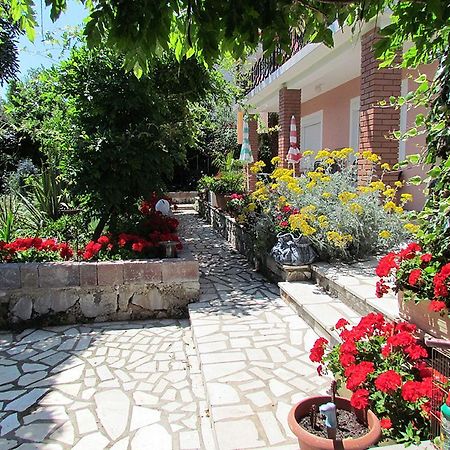 Apartments Bura & Jugo, Cres, Without Stress Екстериор снимка